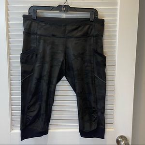 Lululemon capri pants. Camo color.